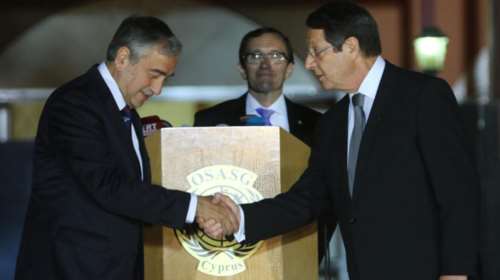 Κοινή δήλωση Αναστασιάδη-Ακιντζί:Στόχος η λύση του Κυπριακού εντός του 2016