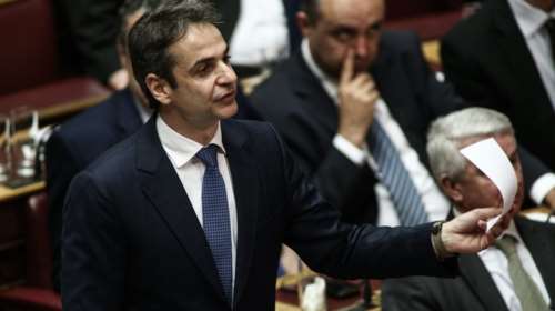 Δύο «ναι» και δύο «όχι» από τη ΝΔ στις ψηφοφορίες της Βουλής