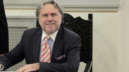 Αποκάλυψη:Ο Κατρούγκαλος δούλευε σε... διάσημη ταβέρνα!