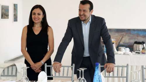 Η πρέσβειρα της Αργεντινής που «έκλεψε» το ενδιαφέρον του Ν. Παππά