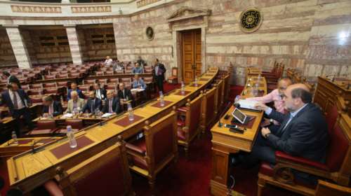 Φορείς κατά κυβέρνησης: Κάντε χαρακίρι και παρατήστε τα