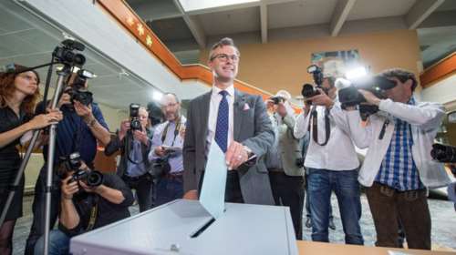 Μάχη στήθος με στήθος στις εκλογές της Αυστρίας