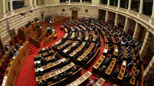 Ποιος έγραψε τελικά το πολυνομοσχέδιο που ψηφίστηκε στη Βουλή;