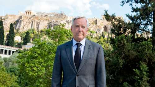 Μας άναψε... κεράκι ο αμερικανός πρέσβης για το Eurogroup