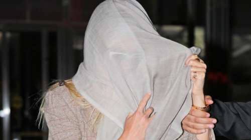 Γιατί έκρυψε το πρόσωπό της με το μαντήλι της η Γκουίνεθ Πάλτροου;