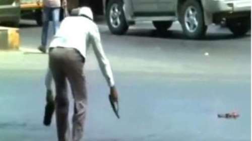 Ινδία:Βασανιστική ζέστη λιώνει άσφαλτο και παπούτσια, απίστευτο video