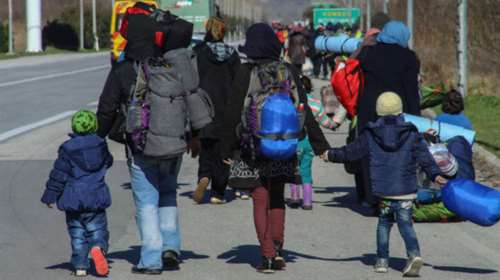 Πρόσφυγες της Ειδομένης εγκατέλειψαν hotspot και πάνε στη Θεσσαλονίκη