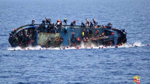 Η ανατροπή σκάφους με δεκάδες μετανάστες από την Αφρική