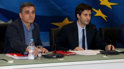 «Προφανώς και συμβιβαστήκαμε» ομολογεί ο Τσακαλώτος