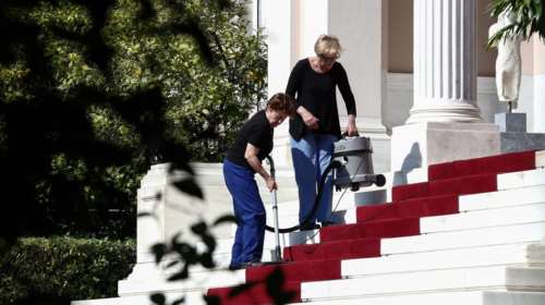 Με κόκκινο χαλί και snipers η υποδοχή Πούτιν στην Αθήνα