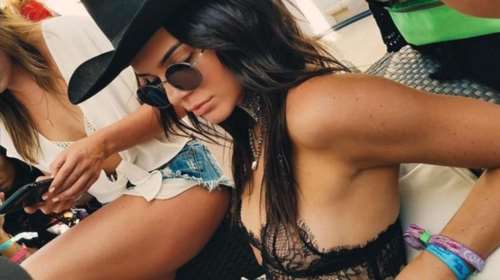 Ο απίθανος τρόπος που η Κένταλ ξαναφόρεσε αυτό το προκλητικό μαύρο σουτιέν