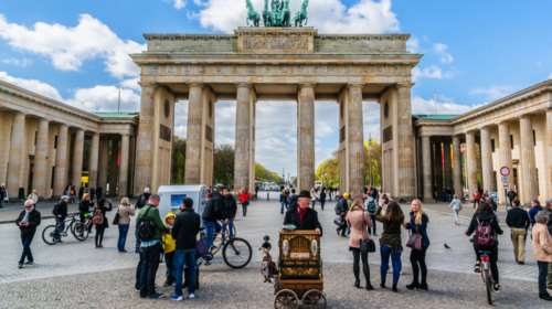 Ενας στους τρεις Γερμανούς υπέρ της εξόδου από την Ε.Ε.