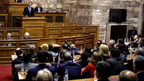 Γκρίνια  στη ΝΔ για την αποχώρηση από τη Βουλή