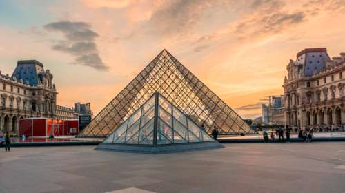 Κλείνει το Λούβρο από τις πλημμύρες στο Παρίσι