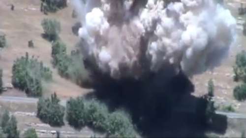 Καρέ-καρέ η ανατίναξη τουρκικού τζιπ από το PKK