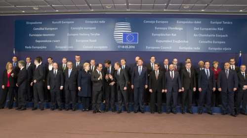 Stratfor: Για να σωθεί η ΕΕ πρέπει να αποσυναρμολογηθεί