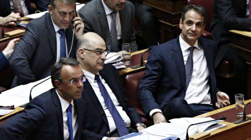 Η αποχώρηση από τη Βουλή &quot;πλήγωσε&quot; τη ΝΔ