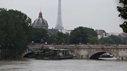 Μειώνεται στο πορτοκαλί ο συναγερμός για τις πλημμύρες στη Γαλλία