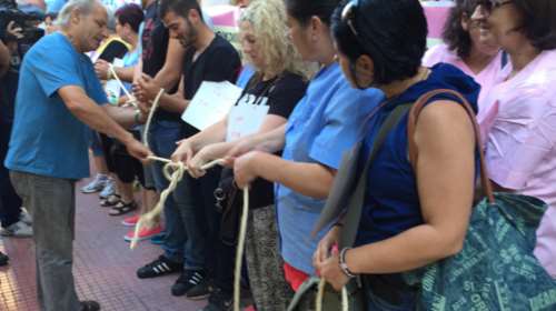 «Εφραξαν» το υπουργείο Υγείας οι εργαζόμενοι στο Δρομοκαΐτειο