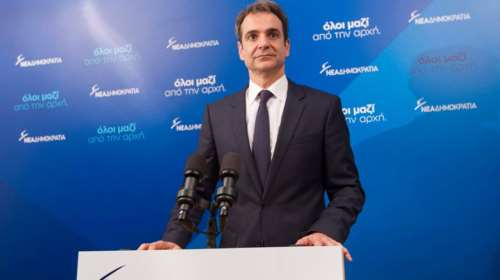 Καχυποψία για το παιχνίδι με τη συνταγματική αναθεώρηση