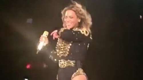 Η Μπιγιονσέ φτερνίζεται πάνω στη σκηνή και οι φαν τρελαίνονται! [Βίντεο]