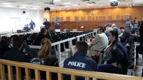 Δίκη Χρυσής Αυγής: Υποχρεωτικά παρόντες οι εμπλεκόμενοι στη δολοφονία Φύσσα
