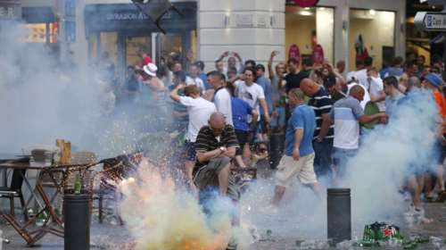 Συγκρούσεις οπαδών της Αγγλίας και της Ρωσίας στη Μασσαλία