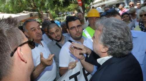 Με αποδοκιμασίες η υποδοχή Κατρούγκαλου στο Ηράκλειο