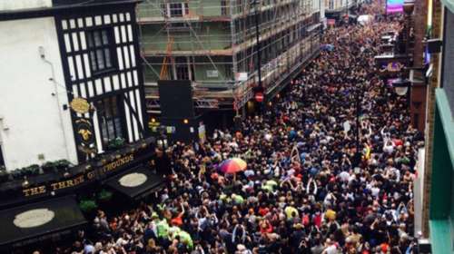 Oρλάντο: Η gay κοινότητα του Λονδίνου τιμά τους νεκρούς