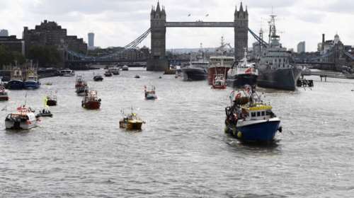 Τα γκάλοπ δείχνουν Brexit, τα στοιχήματα Bremain