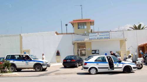 Εγκλειστος στη φυλακή...πουλούσε προστασία σε καταθέτες