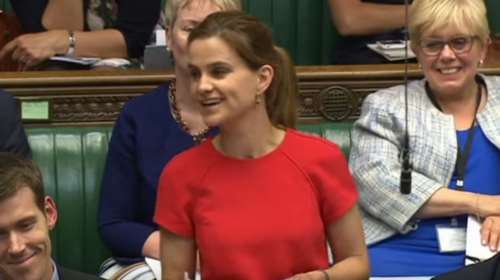 Μητέρα δύο παιδιών η βρετανίδα βουλευτής που χαροπαλεύει