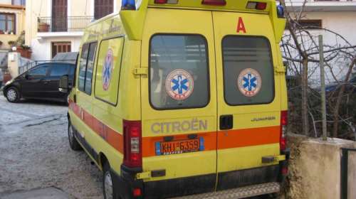 60χρονος κείτονταν μέρες νεκρός στην αυλή της μητέρας του