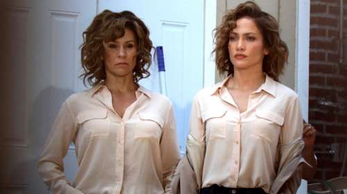 Επάγγελμα σωσίας: Η Τζένιφερ Λόπεζ επί τω έργω δίπλα στον... εαυτό της