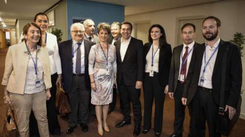 Ο Τσίπρας ποζάρει με Βενιζέλο, Μεϊμαράκη, Ντόρα!