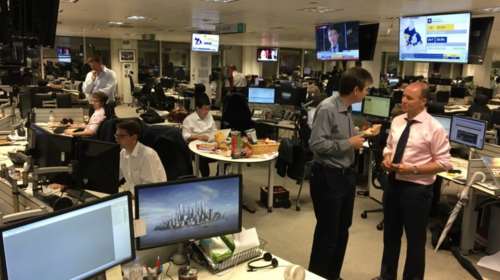 Στα γραφεία των FT: Αναμονή και junk food- Το tweet του Πίτερ Σπίγκελ