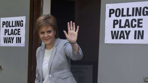 «Αντάρτικο» Σκωτίας &amp; Β. Ιρλανδίας για παραμονή στην ΕΕ