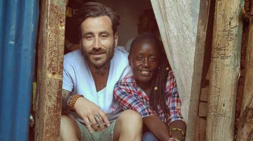 Συγκινεί ο Γιώργος Μαυρίδης: To μήνυμά του αγκαλιά με φορέα του HIV