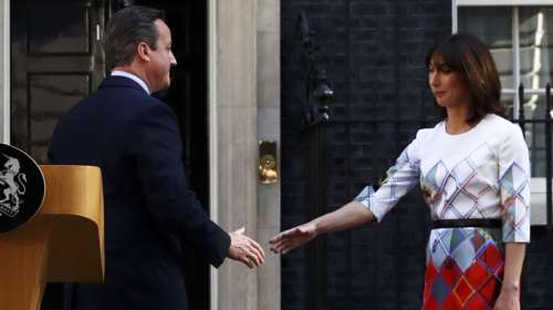 Η Σαμάνθα Κάμερον ξανάρχισε το κάπνισμα λόγω Brexit...