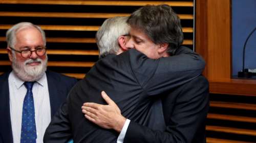 Tα δάκρυα του Βρετανού Επιτρόπου στο Ευρωκοινοβούλιο