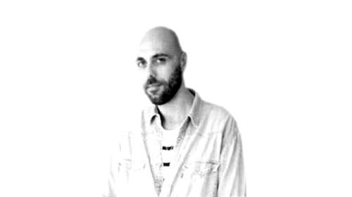 Γιατί το 2016 ρωτάμε ακόμα τους τραγουδιστές αν είναι από την Αλβανία;