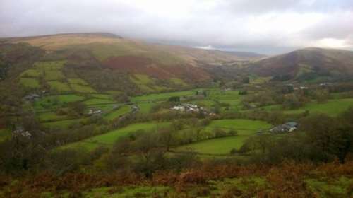 Θρίλερ με παιδιά που χάθηκαν στα βουνά της Ουαλίας