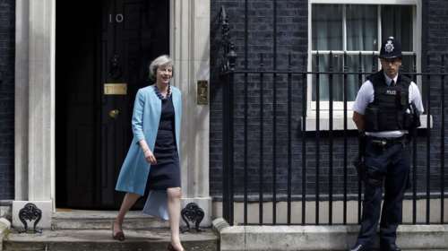 Eμφύλιος στους Τόρις: Τερέσα Μέι vs Μάικλ Γκοβ