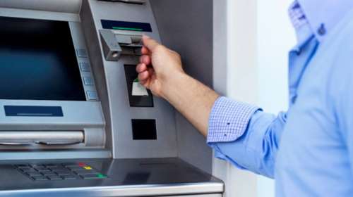 Τρόμος πάνω από το ΑΤΜ για συνταξιούχους του Δημοσίου