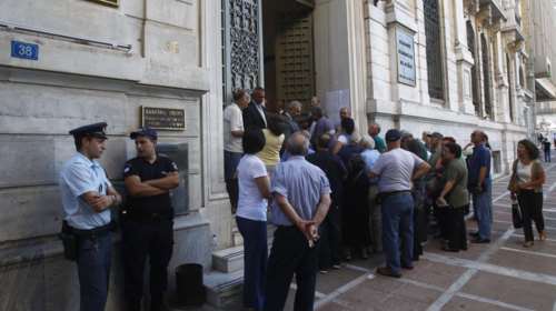 Handelsblatt: Αδύνατον να αρθούν γρήγορα τα capital controls