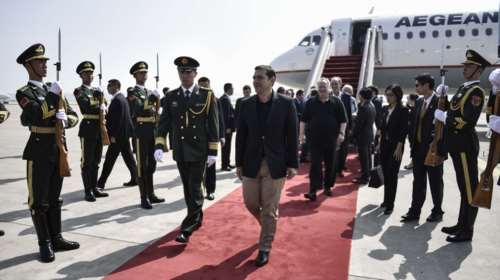 Ο Τσίπρας στο Πεκίνο με δεκάδες έλληνες επιχειρηματίες