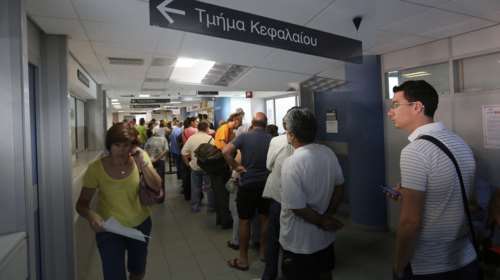 Φορο-μανία! Από κάθε 100€ μισθού, τα 57 πάνε στο κράτος