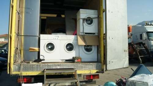 Αλβανοί «τελωνειακοί» μετέφεραν κλοπιμαία με νταλίκες