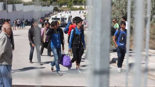 Επιχείρηση εκκένωσης του κέντρου προσφύγων στο Ελληνικό τις επόμενες μέρες