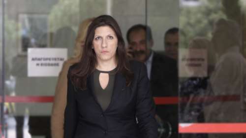 Η Ζωή Κωνσταντοπούλου όπως δεν την έχετε δει ποτέ «προσκαλεί» πάλι το ΟΧΙ